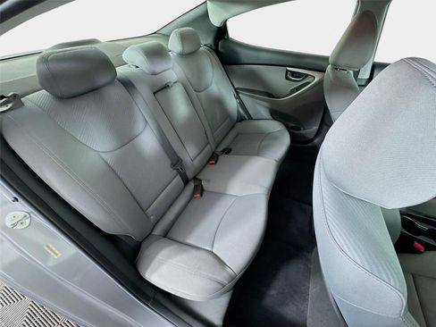 Used 2012 Hyundai Elantra GLS FWD image 23