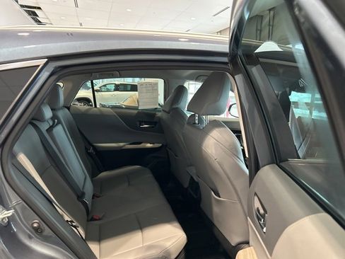 Used 2023 Toyota Venza XLE image 17