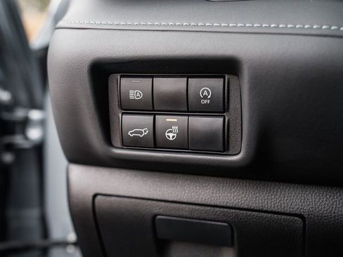 Used 2023 Toyota Highlander Limited image 14