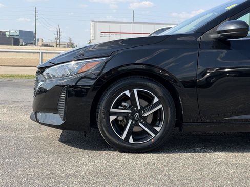 Used 2024 Nissan Sentra SV FWD image 10