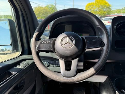 Used 2019 Mercedes-Benz Sprinter 144 image 30