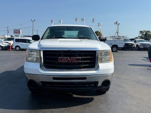 Used 2010 GMC Sierra 2500 W/T image 3
