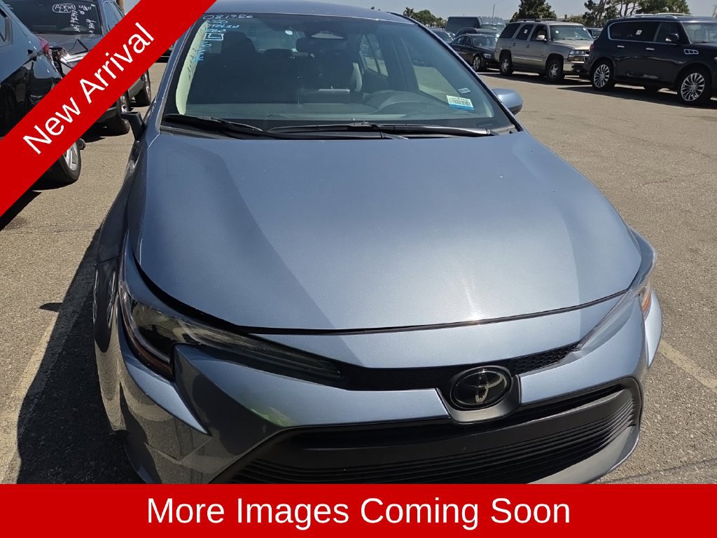 Used 2025 Toyota Corolla LE FWD image 2
