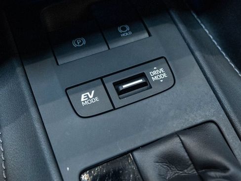 Certified 2024 Toyota Venza LE AWD/4WD image 24