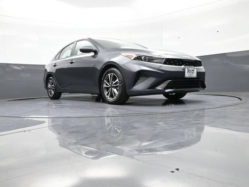 Certified 2024 Kia Forte LXS FWD image 26