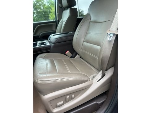 Used 2015 GMC Sierra 2500 Denali w/ Duramax Plus Package AWD/4WD image 17