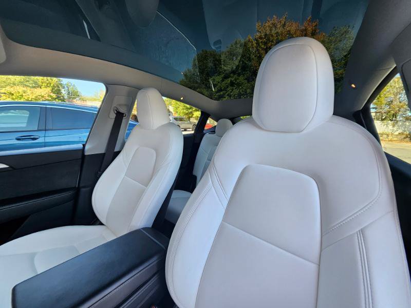 Used 2023 Tesla Model Y AWD image 38