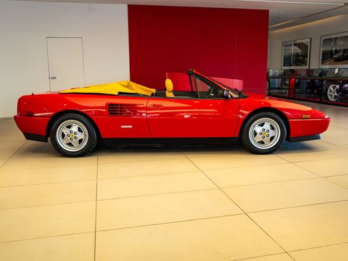 Used 1989 Ferrari Mondial T Cabriolet RWD image 7