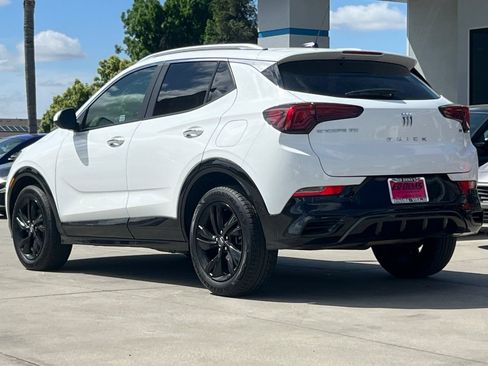 Used 2024 Buick Encore GX Sport Touring FWD image 7