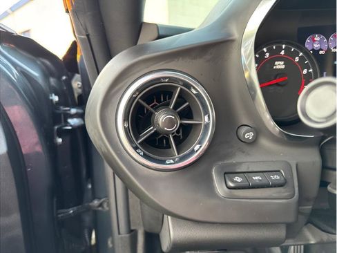 Used 2019 Chevrolet Camaro ZL1 image 31