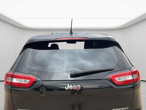 Used 2016 Jeep Cherokee Sport FWD image 55
