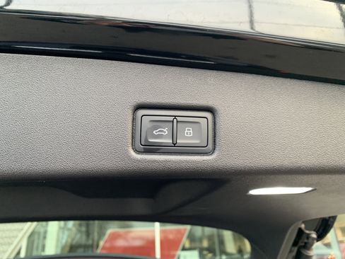 Certified 2025 Audi Q5 Premium w/ Convenience Package image 21