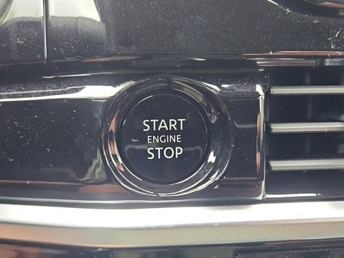 New 2025 Nissan Pathfinder SV image 11