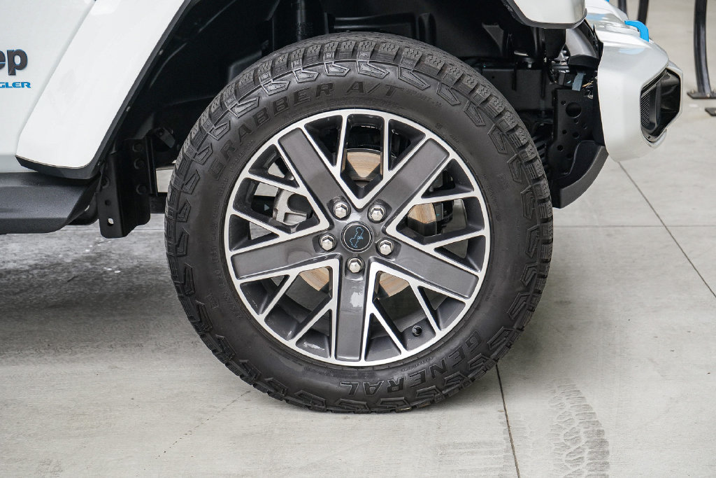 Used 2024 Jeep Wrangler High Altitude AWD/4WD image 9