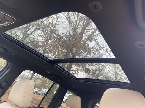 New 2025 Jeep Grand Cherokee Limited w/ Luxury Tech Group II image 21