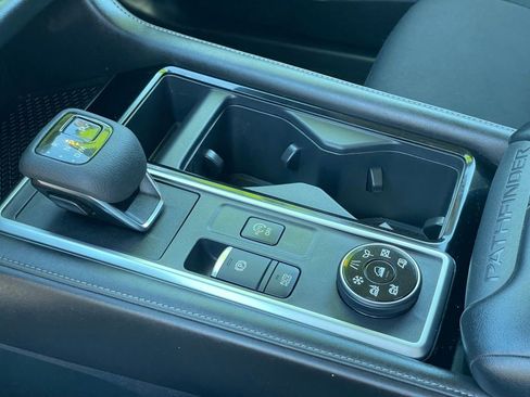 Certified 2023 Nissan Pathfinder SV AWD/4WD image 18