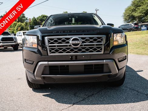 Used 2022 Nissan Frontier SV RWD image 2