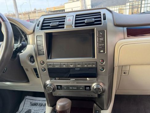 Used 2018 Lexus GX 460 image 30
