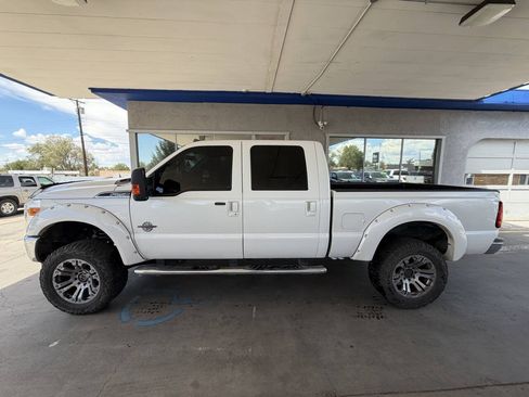 Used 2014 Ford F250 Lariat w/ Lariat Interior Package AWD/4WD image 5