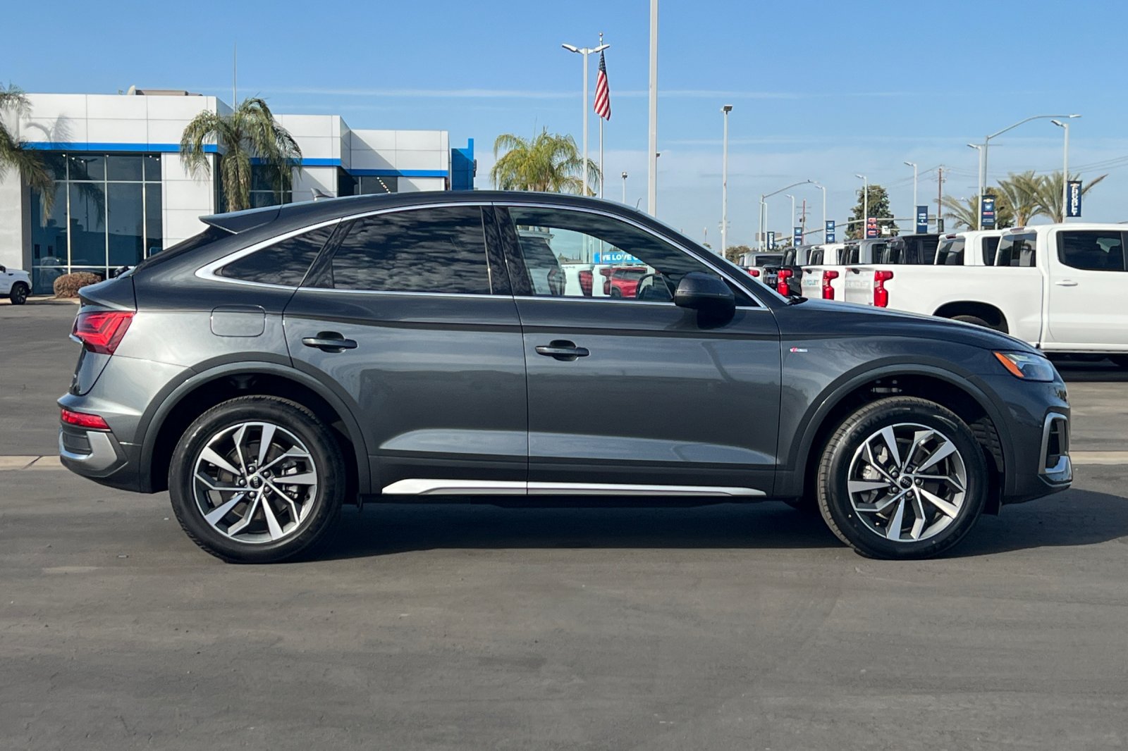 Used 2024 Audi Q5 2.0T Premium Plus w/ Premium Plus Package AWD/4WD image 3