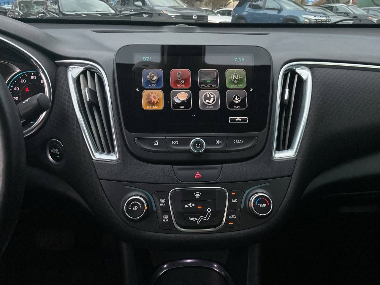 Used 2018 Chevrolet Malibu LT FWD image 25