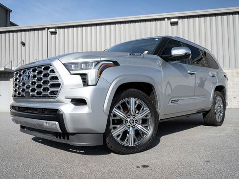 Used 2024 Toyota Sequoia Capstone AWD/4WD image 5