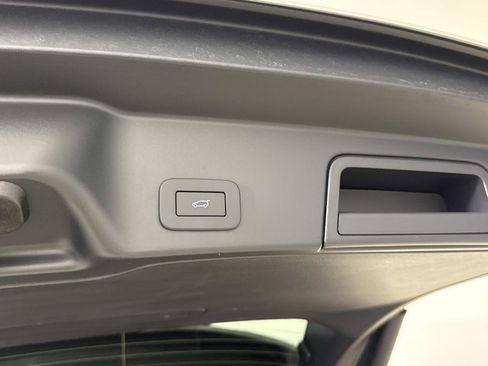 Used 2026 Land Rover Range Rover Evoque S AWD/4WD image 12