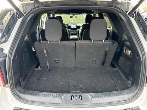 Used 2020 Ford Explorer XLT w/ Comfort Package AWD/4WD image 28