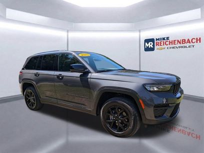 Used 2025 Jeep Grand Cherokee Altitude