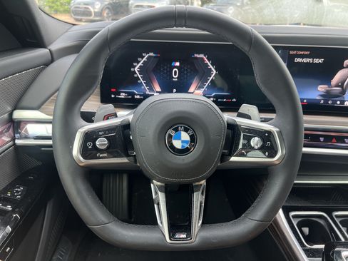 Used 2025 BMW 760i xDrive AWD/4WD image 18