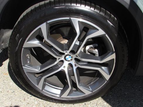 Used 2023 BMW X5 xDrive40i w/ Premium Package image 42