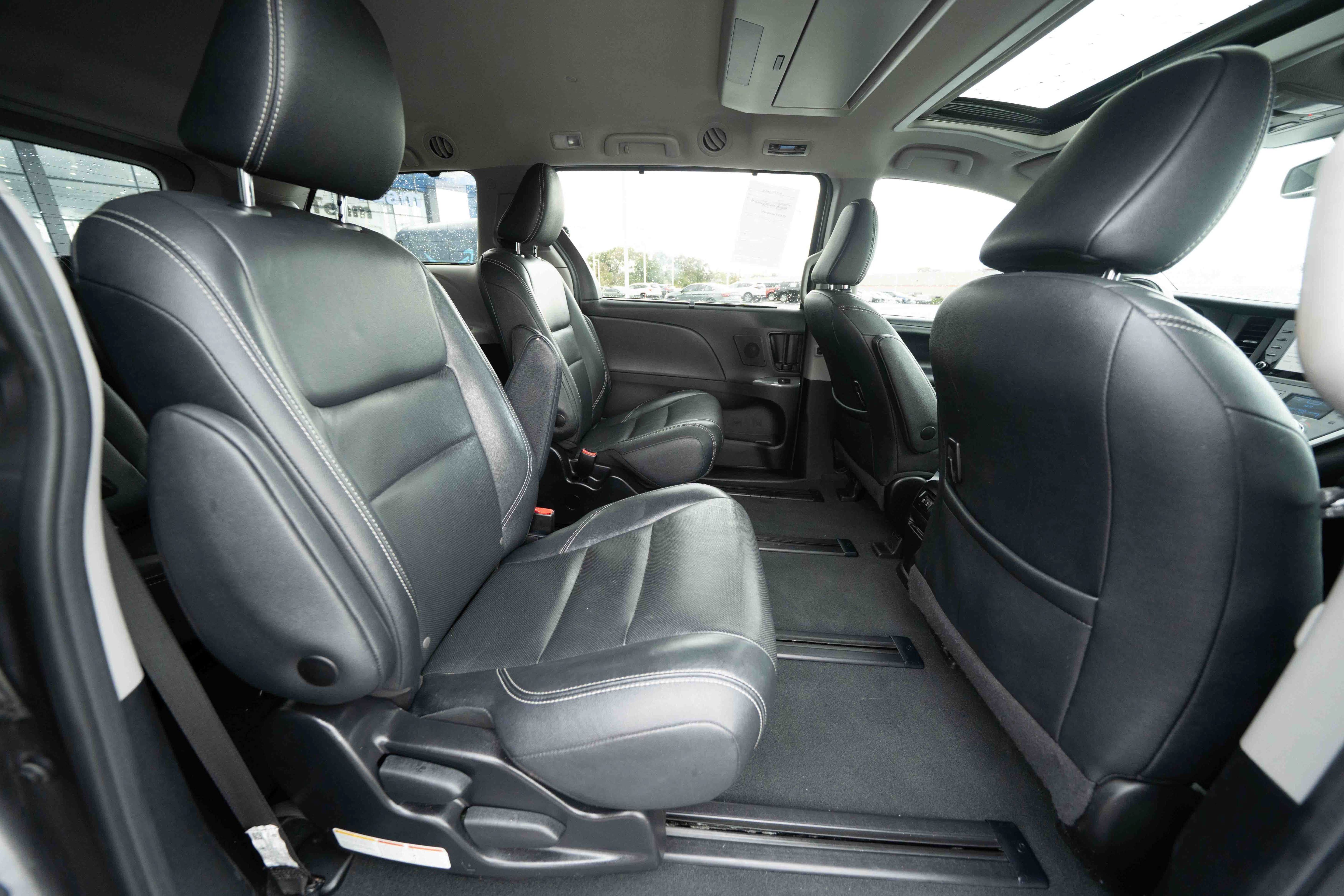 Used 2020 Toyota Sienna SE Premium AWD/4WD image 26