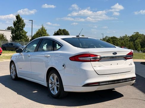 Used 2018 Ford Fusion SE w/ Equipment Group 602A FWD image 10
