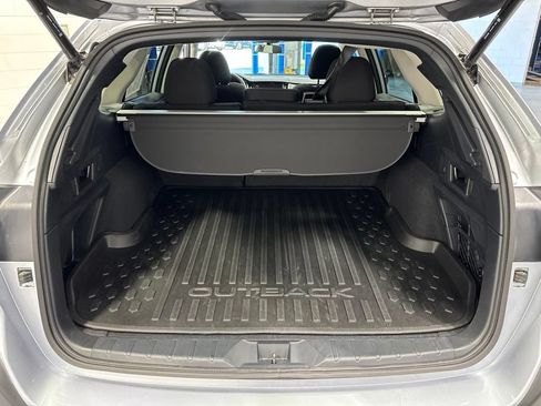Used 2025 Subaru Outback Premium AWD/4WD image 34