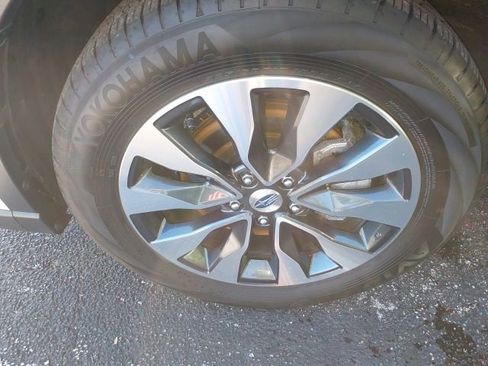 Used 2023 Subaru Outback Touring XT AWD/4WD image 4