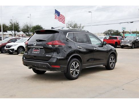 Certified 2019 Nissan Rogue SV w/ Premium Package image 6