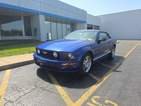 Used 2005 Ford Mustang GT Premium RWD image 4