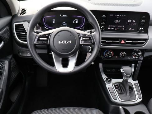 Used 2026 Kia Seltos LX AWD/4WD image 4