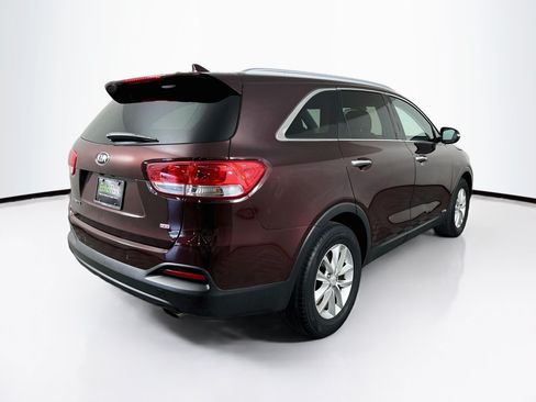 Used 2017 Kia Sorento AWD w/ LX Convenience Package image 9
