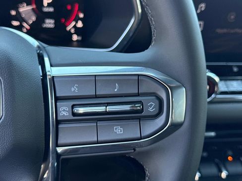 New 2025 GMC Canyon Elevation w/ Convenience Package image 12