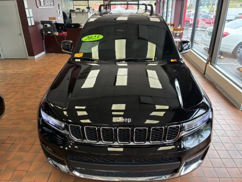 Used 2023 Jeep Grand Cherokee L Limited AWD/4WD image 6