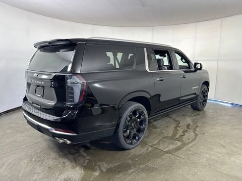 New 2026 Chevrolet Suburban High Country AWD/4WD image 29