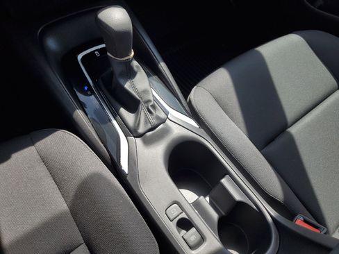 Used 2025 Toyota Corolla LE image 22