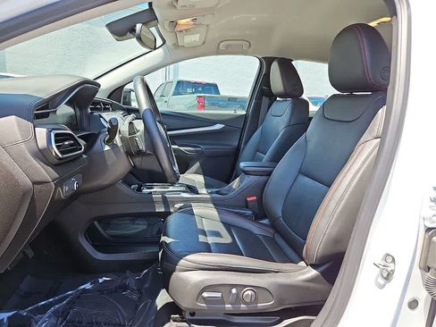 Used 2023 Chevrolet Bolt EUV LT w/ Convenience Package FWD image 12