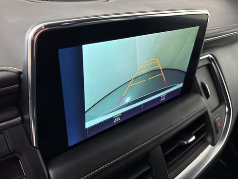 Used 2023 Chevrolet Suburban Premier image 31