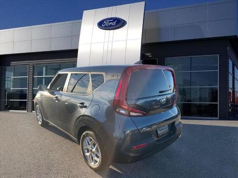 Used 2020 Kia Soul S image 3