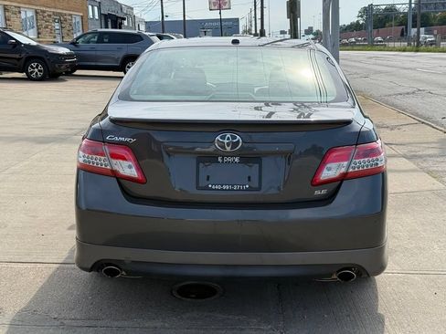 Used 2011 Toyota Camry SE w/ SE Extra-Value Pkg #1 FWD image 7