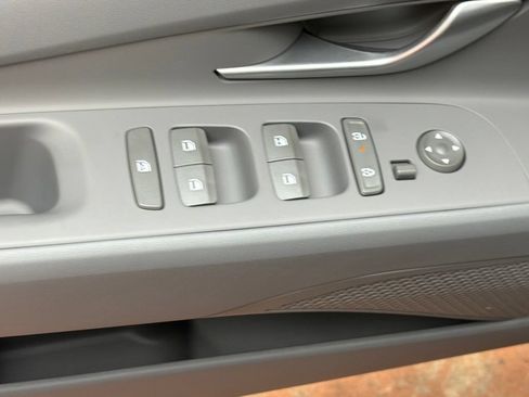 New 2026 Hyundai Elantra SE FWD image 21