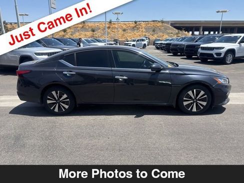 Used 2019 Nissan Altima 2.5 SV FWD image 7