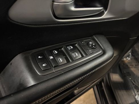 Used 2019 Chrysler Pacifica Touring Plus w/ S Appearance Package image 13